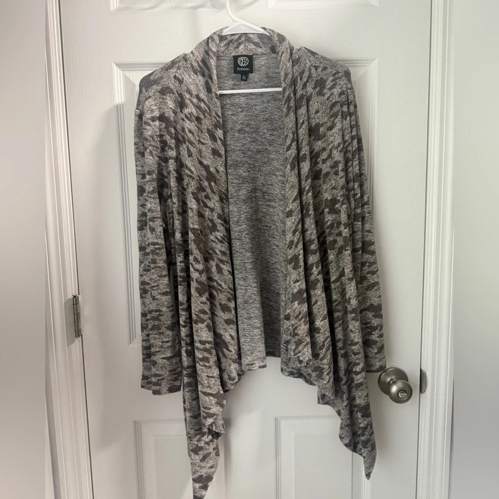 - Bobeau Flowy Cardigan Size Large